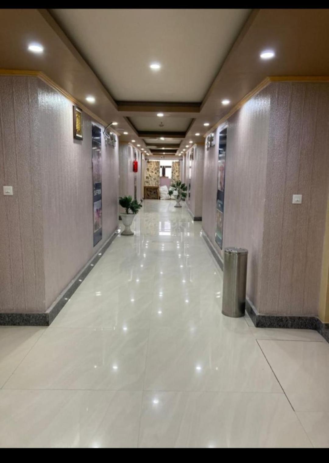 Hotel Shefaf Durgjan Esterno foto