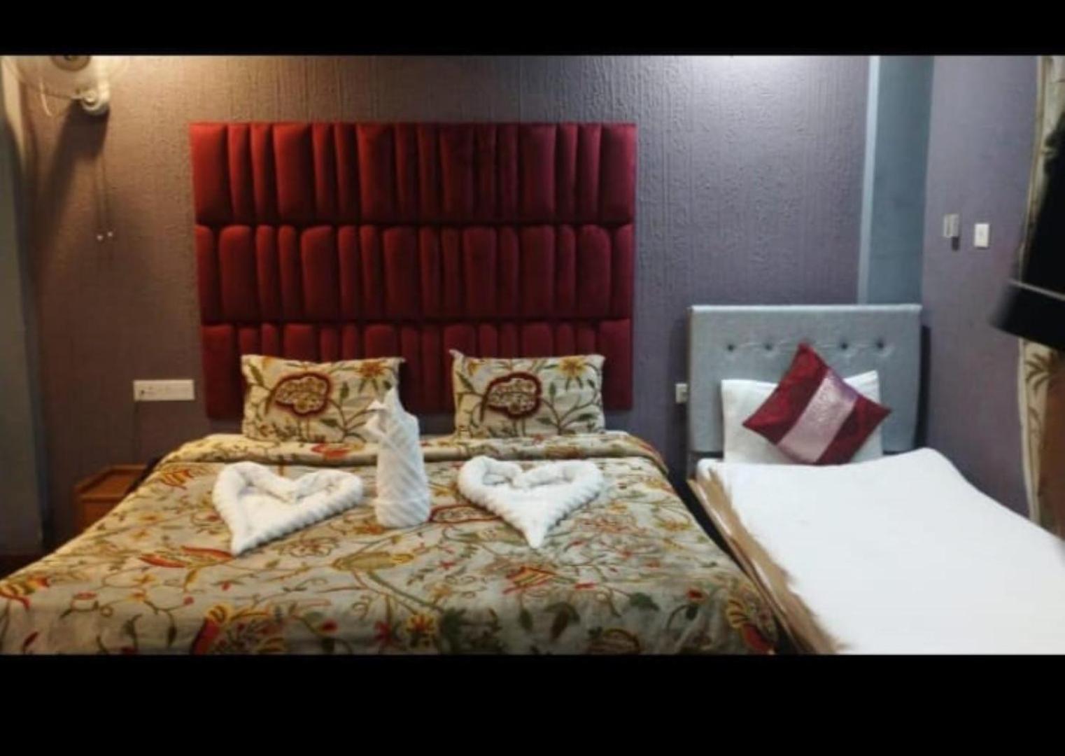 Hotel Shefaf Durgjan Esterno foto