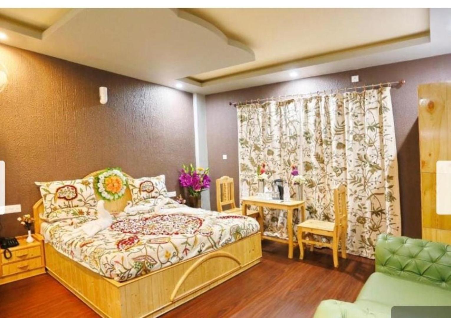 Hotel Shefaf Durgjan Esterno foto