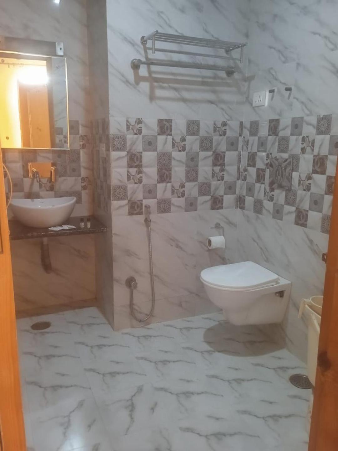 Hotel Shefaf Durgjan Esterno foto