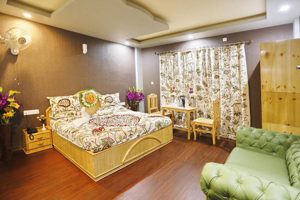 Hotel Shefaf Durgjan Esterno foto