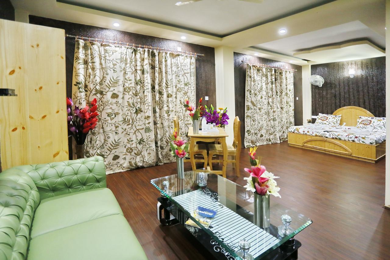 Hotel Shefaf Durgjan Esterno foto