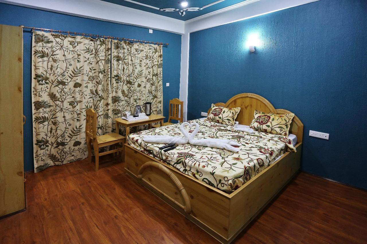 Hotel Shefaf Durgjan Esterno foto