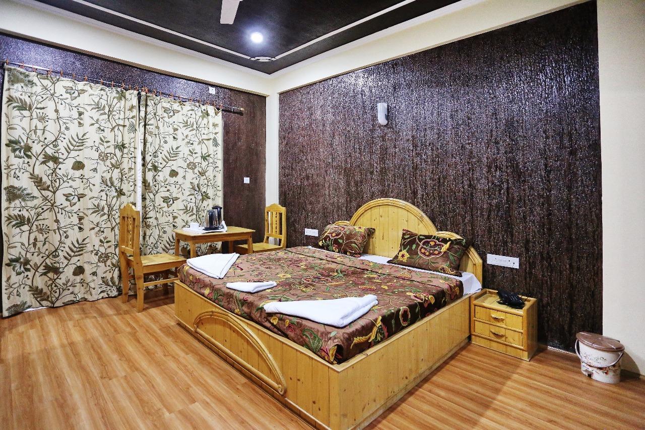 Hotel Shefaf Durgjan Esterno foto