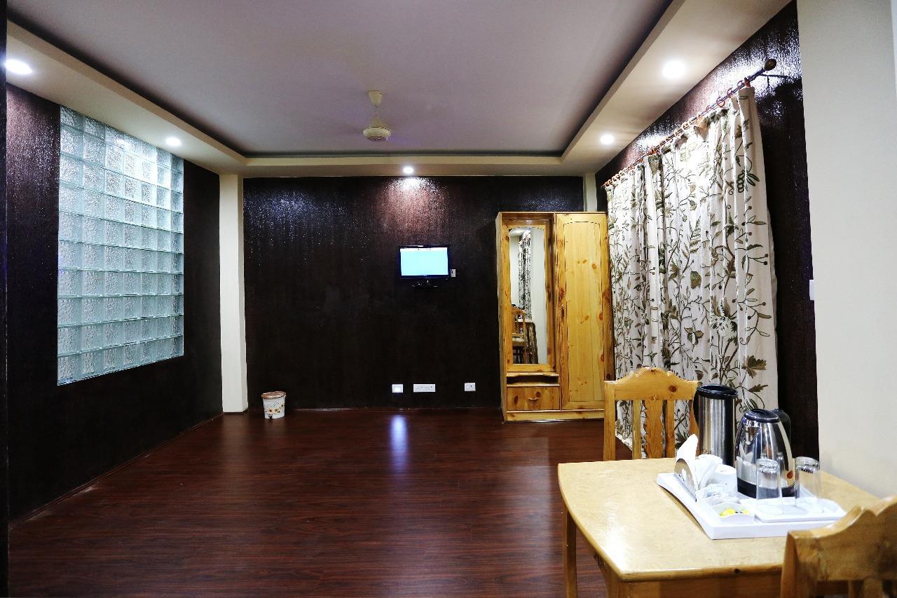 Hotel Shefaf Durgjan Esterno foto
