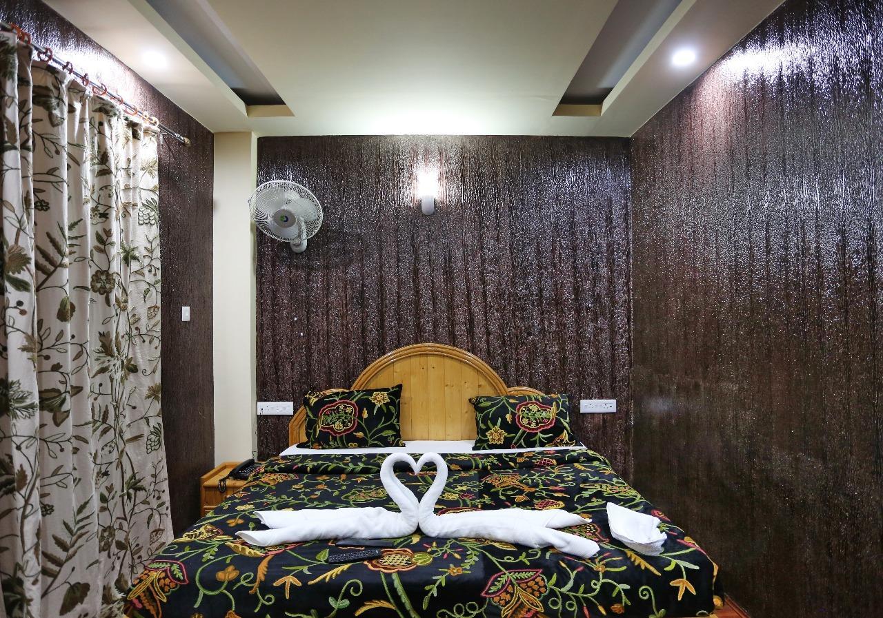 Hotel Shefaf Durgjan Esterno foto