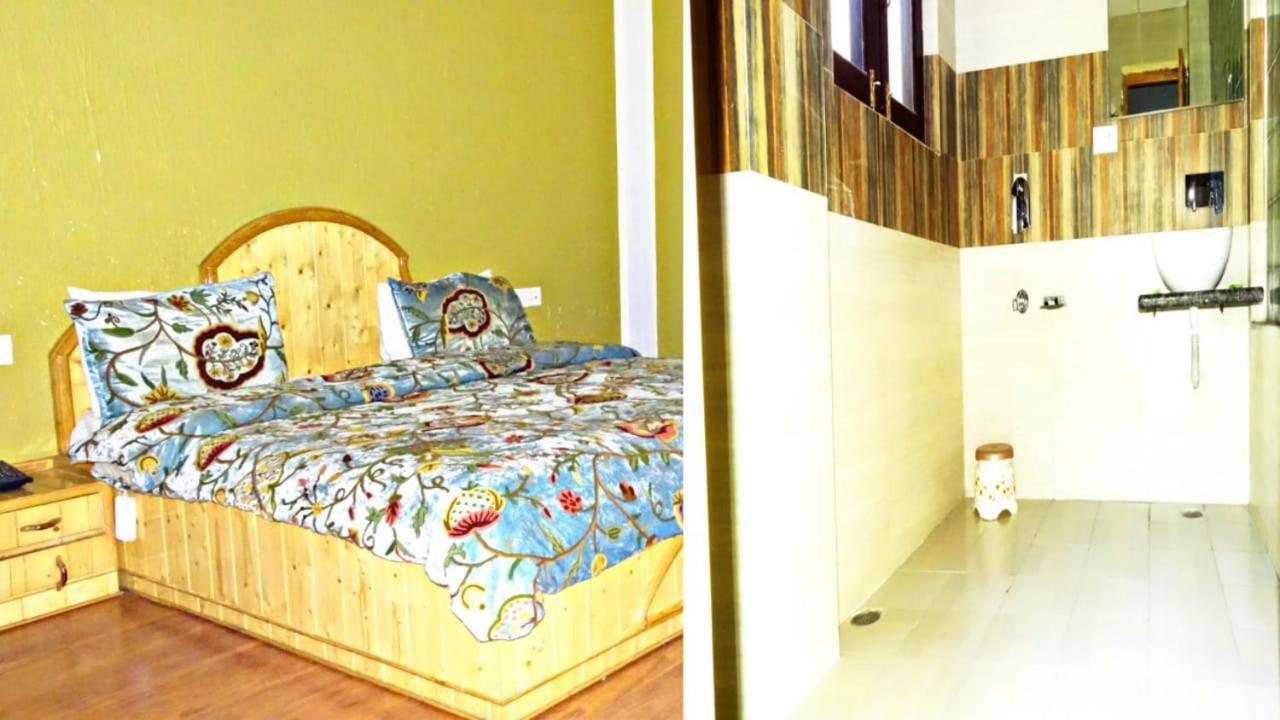 Hotel Shefaf Durgjan Esterno foto